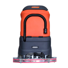 NR530: Ride-on scrubber dryer